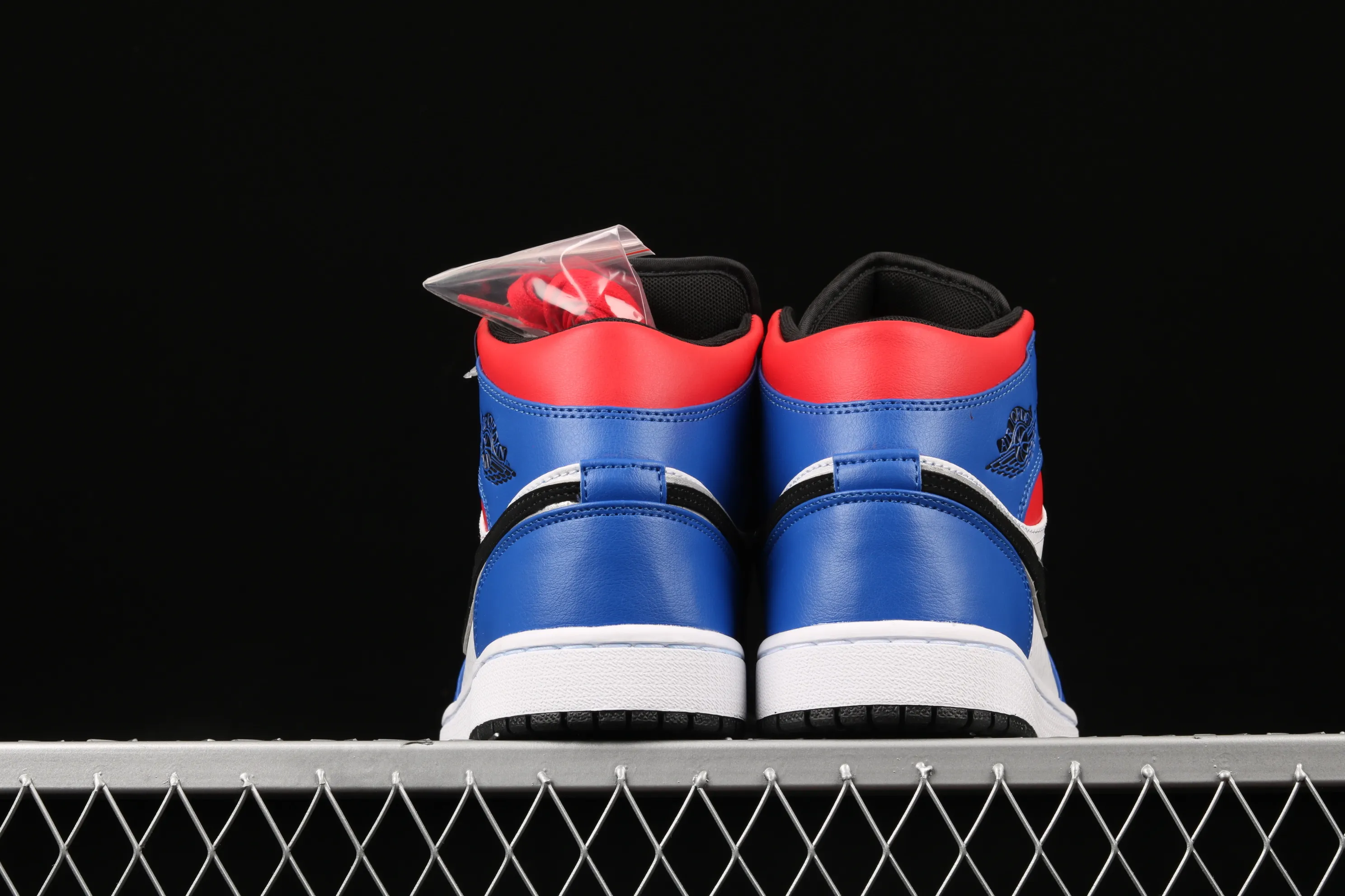 All categories Air Jordan Jordan series basketball shoes Air Jordan 1 Mid Air Jordan 1 Mid Top3 Mandarin duck stitching toe mid-top full toe layer genuine standard 554724-124